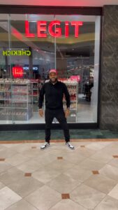 Anthony Anderson Instagram - When the spirit moves me I get my @mchammer on where ever, whenever! Century City mall Cape Town! Can’t Touch This! #justakidfromcompton #fromcomptontocapetown #huskyandhandsome #acbarbeque Cape Town, South Africa
