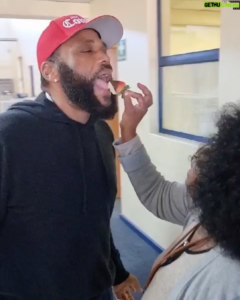 Anthony Anderson - 34.7K Likes - Went to the Gugulethu Government Social Office to say hello and this happened! They are doing great work helping people! Thanks @deecamzi and Rencia! #justakidfromcompton #fromcomptontocapetown #huskyandhandsome #acbarbeque