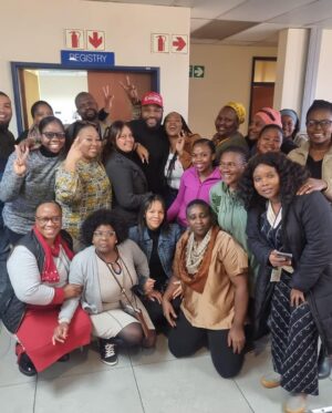 Anthony Anderson Instagram - Went to the Gugulethu Government Social Office to say hello and this happened! They are doing great work helping people! Thanks @deecamzi and Rencia! #justakidfromcompton #fromcomptontocapetown #huskyandhandsome #acbarbeque