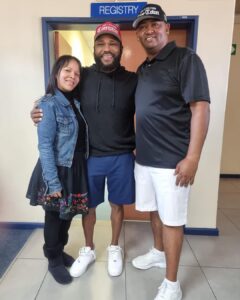 Anthony Anderson Instagram - Went to the Gugulethu Government Social Office to say hello and this happened! They are doing great work helping people! Thanks @deecamzi and Rencia! #justakidfromcompton #fromcomptontocapetown #huskyandhandsome #acbarbeque Cape Town, Western Cape