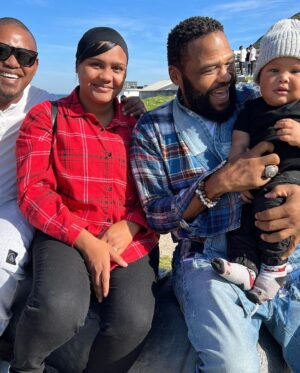 Anthony Anderson Instagram - When you wake up and take an adventure with your brother from another mother @deecamzi It was a great day. I did everything but kiss the seal! We went thru Chapmans peak on the way to cape point. #justakidfromcompton #fromcomptontocapetown #huskyandhandsome #acbarbeque