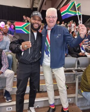 Anthony Anderson Instagram - Tonight was epic! Net Ball World Cup in Cape Town! South Africa vs New Zealand(last years World Cup champions) Tie game ended in a tie! 48-48! My mistake there is no overtime in #netball so it’s a draw. Now both teams stay alive to move forward to the next round. The energy in the building was crazy! Let’s go @sparproteas_netballplayer #fromcomptontocapetown #justakidfromcompton #huskyandhandsome #acbarbeque