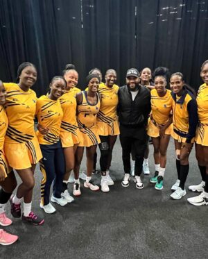 Anthony Anderson Instagram - Tonight was epic! Net Ball World Cup in Cape Town! South Africa vs New Zealand(last years World Cup champions) Tie game ended in a tie! 48-48! My mistake there is no overtime in #netball so it’s a draw. Now both teams stay alive to move forward to the next round. The energy in the building was crazy! Let’s go @sparproteas_netballplayer #fromcomptontocapetown #justakidfromcompton #huskyandhandsome #acbarbeque