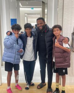 Anthony Anderson Instagram - While shopping in Abu Dhabi these three young men ran up on me in the @dior store to show me some love and ask me to buy them DIOR jackets!Needless to say I gave them all the love I could! #justakidfromcompton #huskyandhandsome #acbarbeque Abu Dhabi Mall - Abu Dhabi UAE