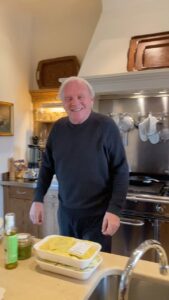 Anthony Hopkins Instagram - Hey goomba do you like how I dance the rumba…? Sunday vibe 🍕🍝