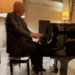 Anthony Hopkins Instagram - Tuesday tunes💙 When an empty hotel lobby is the perfect venue…🤪