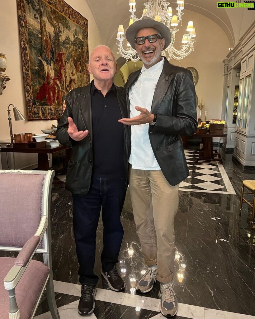 Anthony Hopkins Instagram - Friend Lost and Found in Florence😎😎 @jeffgoldblum