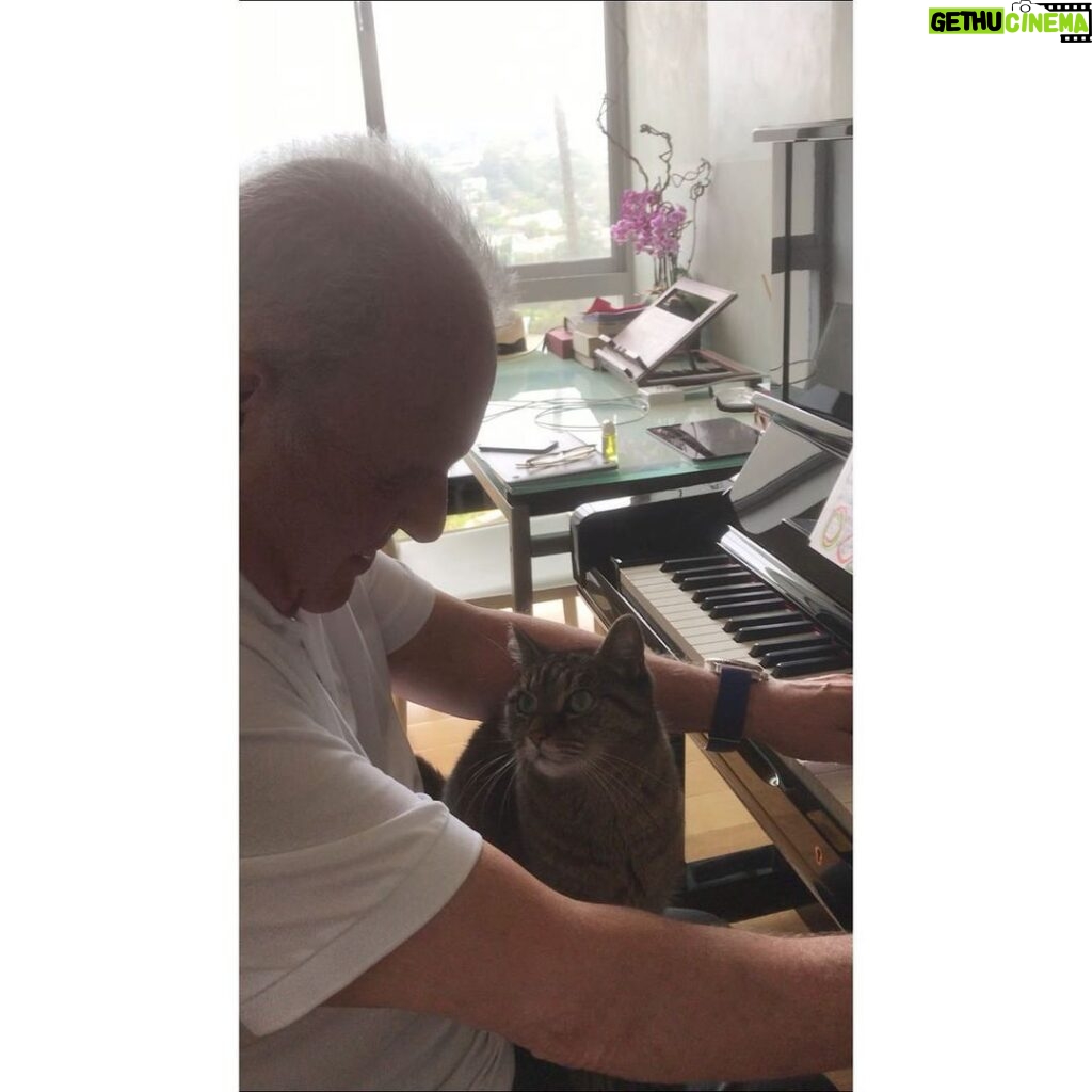 Anthony Hopkins Instagram - Happy Wednesday... I think my cat does like my piano playing 😻