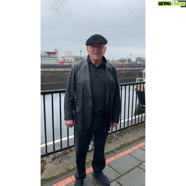 Anthony Hopkins Instagram - Cheers from Wales 🏴