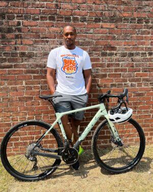 Anthony Mackie Instagram - What a great time to celebrate giving bikes to kids! Thank you Tigger for letting me bring the @canyon out the first ride of the summer!!! Rain and all we still got our bike on.
#bigtiggerfoundation #mycanyon #120milesaweekclub