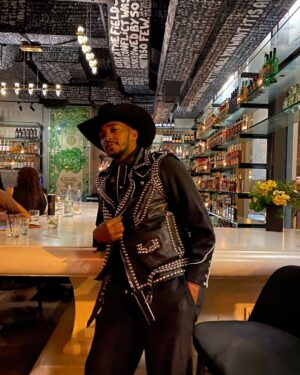 Anthony Mackie Instagram - The Big Homie @nelly laced me with that Country Grammar to go with my new @stetsonusa hat! #2022cmtmusicawards