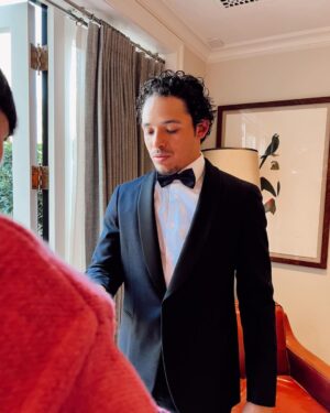 Anthony Ramos Instagram - Thank you @tommyhilfiger for lacing me up for this one

#TommyFamily @criticschoice