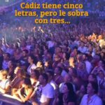Antonio Orozco Instagram - Ayer noche en Cádiz vivimos momentos tan emocionantes como éste.❤ Porque en realidad tienen tanto arte, que con tres letras, Cai llega al alma…. 🎧No te olvides de poner el audio al vídeo. A mí me puso la piel de gallina en el escenario… Y aún hoy cuando lo escucho lo sigue haciendo. Cantaron, bailaron, me emocionaron y tuvieron tiempo incluso para gritar con todas sus fuerzas a nuestra Selección Española Femenina de fútbol...para decirles que el domingo a las 12h estarán con ellas. A miles de kilómetros de distancia de Australia, donde se juega la final, no dudéis que la emoción de Cádiz llegará allí. Gracias Cai de mi vida!!!!!!!!!!!!!!!!💛 #cadiz #cai #conciertos #orozco #antoniorozco
