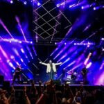Antonio Orozco Instagram - Sumando noches para el recuerdo. Y que no termine nunca. 💫❤️ ¡¡¡Este sábado volvemos a liarla en Tenerife!!! Yo tengo muchas ganas… ¿Y vosotros? 🔥🤘🏻 #orozco #antonioorozco #tenerife Próximo concierto: Sábado 9 de septiembre en Tenerife / Entradas en el link de la bio