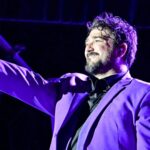 Antonio Orozco Instagram - En Martos, provincia de Jaén, pasaron cosas extraordinarias.✨ Aquí algunas imágenes, donde espero que os llegue todo el sentimiento y el corazón que le ponemos a las canciones, y un vídeo que quiero compartiros del concierto que hicimos allí este pasado viernes.😍 Gracias por tanta hospitalidad MARTEÑ@S y JIENENS@S en general!! Que sepáis que os llevo en el corazón!!❤️ 🎤Próximos conciertos: Alicante (2 sep) y Tenerife (9 sep) / Ver lista completa en el link del perfil #orozco #antonioorozco #martos #conciertos