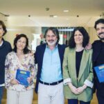 Antonio Orozco Instagram - DR Andreu Gabarros (neurocirujano) gracias por invitarme a un concierto tan especial. Es usted un ejemplo, que suerte haberle conocido. #hospitadebellvitge @hbellvitge #lasinfoniadelsherois