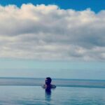 Antonio Orozco Instagram - Me podrías definir con una palabra esta barbaridad por favor ? ❤️ Yo llevo unos días aquí y no tengo palabras. …#Infinitamente_Madeira #infinitamente #savoysignature #saccharum #saccharumresort @saccharumresort @savoysignature @visitmadeira @savoypalace #savoypalace @blueroom.es Savoy Palace