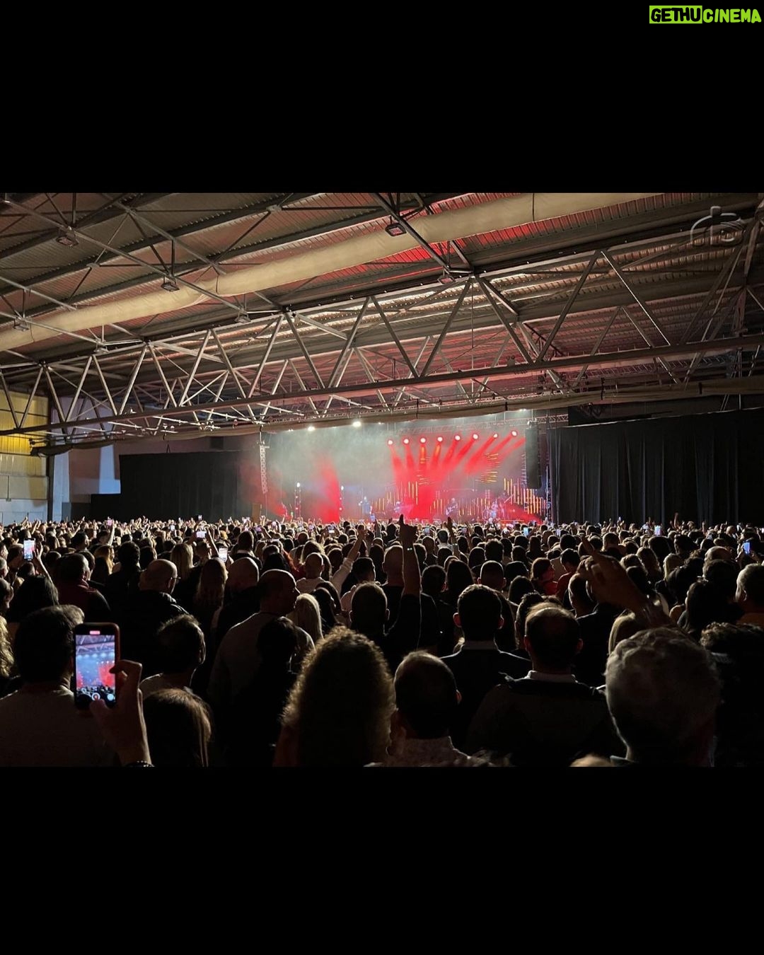Antonio Orozco Instagram - #LLEIDA Ayer. Abrumador. #soldout No se que decir. Graaaaaaaaaaacias a todos !