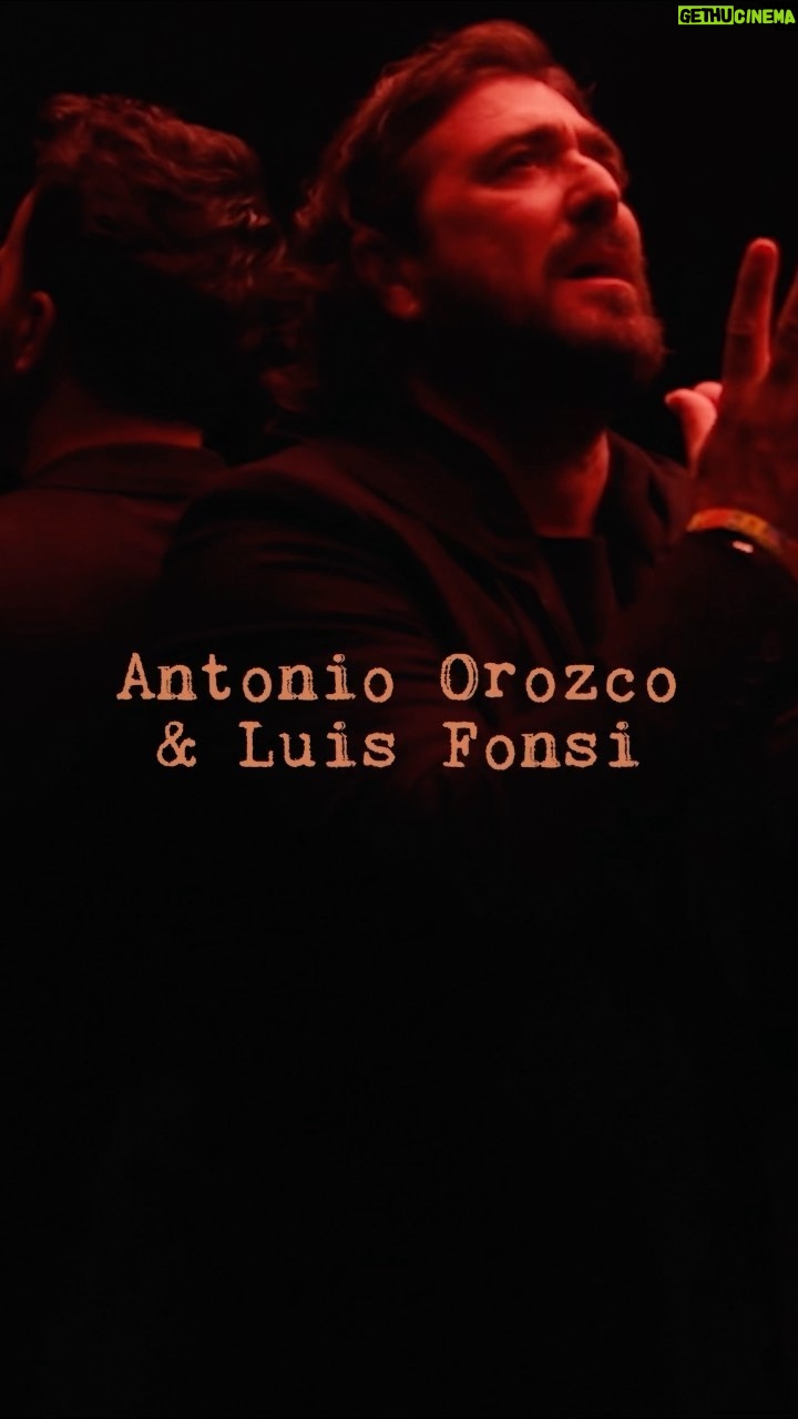 Antonio Orozco Instagram - Ya tenéis disponible en el link de la BIO el videoclip de #MiHéroe con @luisfonsi con todo nuestro corazón directo al vuestro ❤️