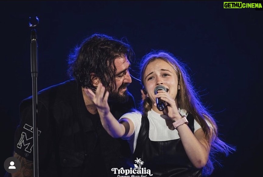 Antonio Orozco Instagram - A veces hay que soñar bajito, por te juro que pasa …. Y Mi sueño era el mismo que el tuyo, cantar contigo ….