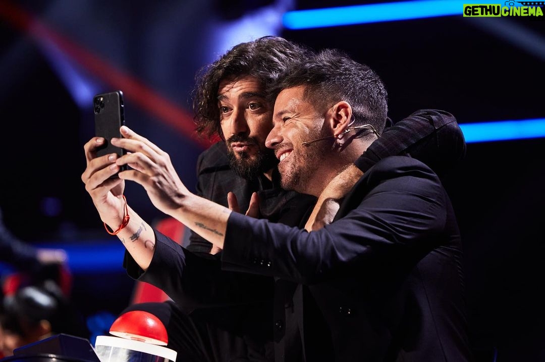 Antonio Orozco Instagram - Hoy es #LaVozKidsFinal @lavozkids y nadie podrá negarnos que nos lo hemos pasado como niños 😍