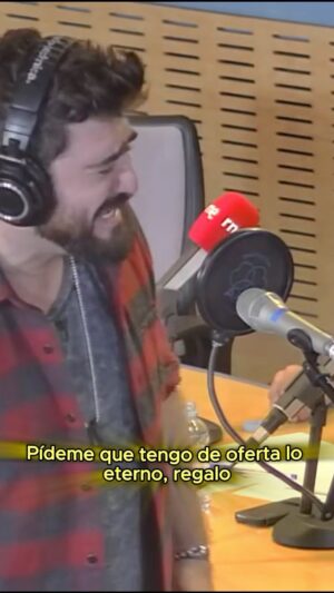 Antonio Orozco Instagram - Hace 8 años en un directo en RNE con “Pídeme”.❤️

La Champions de Orozco sigue en su fase de grupos. 

Y esta semana puedes votar las dos canciones del grupo donde está “Pídeme” que quieres que pasen a octavos.

También están en este Grupo, “Hoy”, “Lo que tú quieras soy” y “Quiero ser”.

¿Qué 2 canciones pasarán a octavos de final?✨

✅No te olvides de Votar en el Link de la Bio para que tu voto cuente.

#lachampionsdeorozco