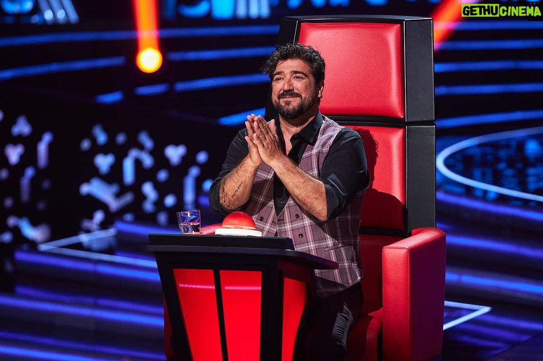 Antonio Orozco Instagram - Este soy yo deseando que llegue la noche para unas nuevas #AudicionesACiegas de La Voz 🙏🏼 Alguien más así???? 😎