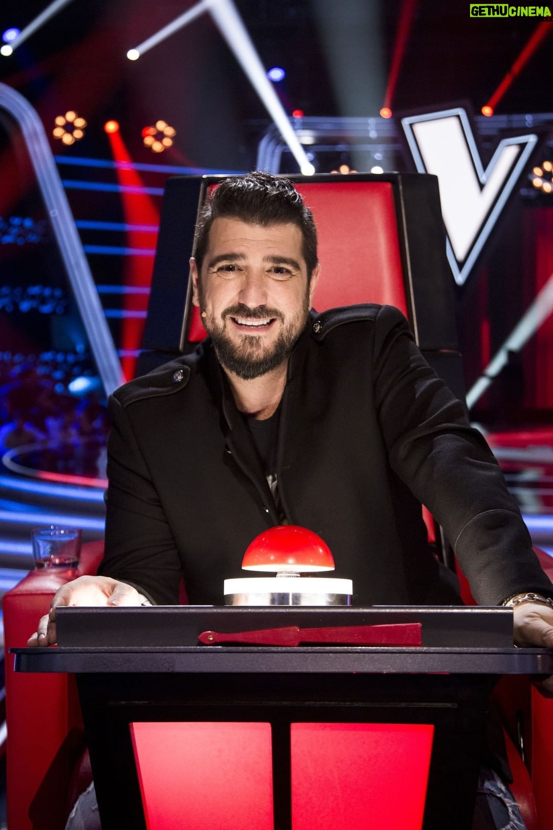 Antonio Orozco Instagram - ¡¡¡Esta noche arrancamos con nueva temporada de @LaVozAntena3 !!!🤩 Una edición llena de sorpresas, risas, emociones y, sobre todo, personas con un talento inmenso.❤️ ¡¡¡Nos vemos a las 22:00h!!! ¿Te lo vas a perder? 😜