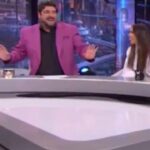 Antonio Orozco Instagram - Ayer en @elhormiguero le robé el puesto a @PabloMotos y… ¡Pasó esto! ❤️❤️❤️GRACIAS POR TAN LINDIIIIIIISIMA OPORTUNIDAD !! ¡¡¡La próxima vez te robo el sitio el programa entero y te bajo la silla!!! 😂