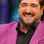 Antonio Orozco Instagram - “Ahora es cuando estoy aprendiendo a cantar de verdad”, @antoniorozco10 nos cuenta el problema que tuvo con sus cuerdas vocales #cuerdasvocales #antonioorozco #lavozantena3 #elhormiguero #aprenderacantar #LaVozEH
