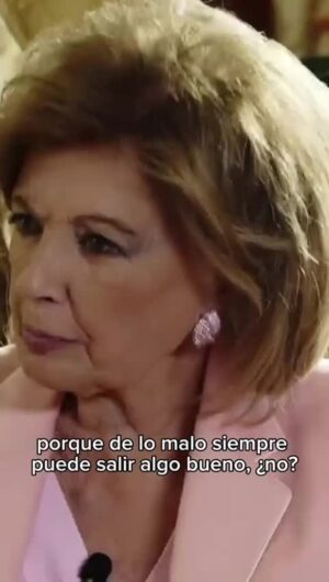 Antonio Orozco Instagram - En 2020 tuve la oportunidad de sentarme con María Teresa Campos en el sofá de su casa. Conversamos sobre la vida, la importancia de valorarla y nunca desaprovecharla. Que el mañana no es algo seguro, que lo único real es el AHORA. 
Gracias por haberme regalado un trocito de tu tiempo y por iluminarme con tu energía. 
Seguirás brillando fuerte.✨