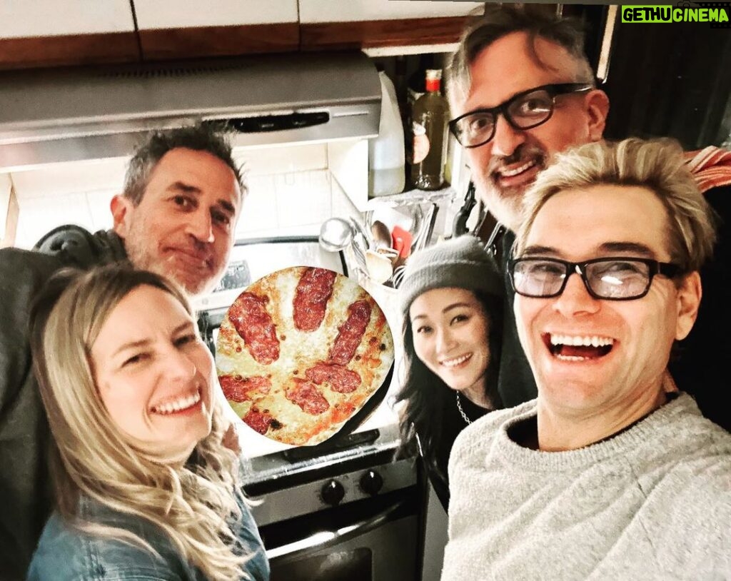 Antony Starr Instagram - If I’m gonna fail at not eating pizza…let it be this homemade pizza and let it be with these people.