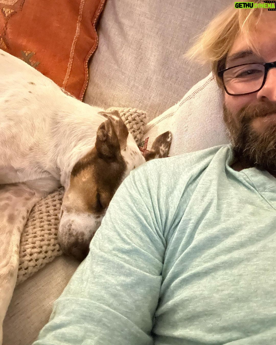 Antony Starr Instagram - Hope you’re having a peaceful weekend out there. So much insanity, hurt and struggle going on. Find the gaps. X