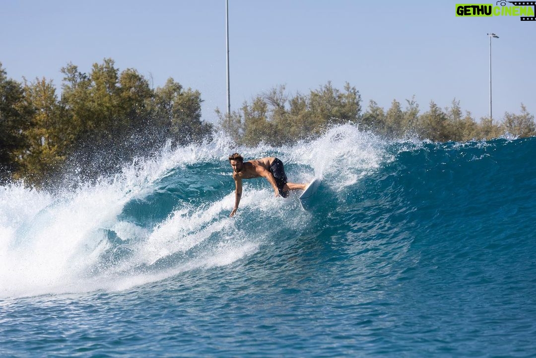 Antony Starr Instagram - Thank you @kswaveco for a bucket list day not long ago. @raimanaworld is heart and soul. Touched @kellyslater board. None of his genius rubbed off but we had a blast.