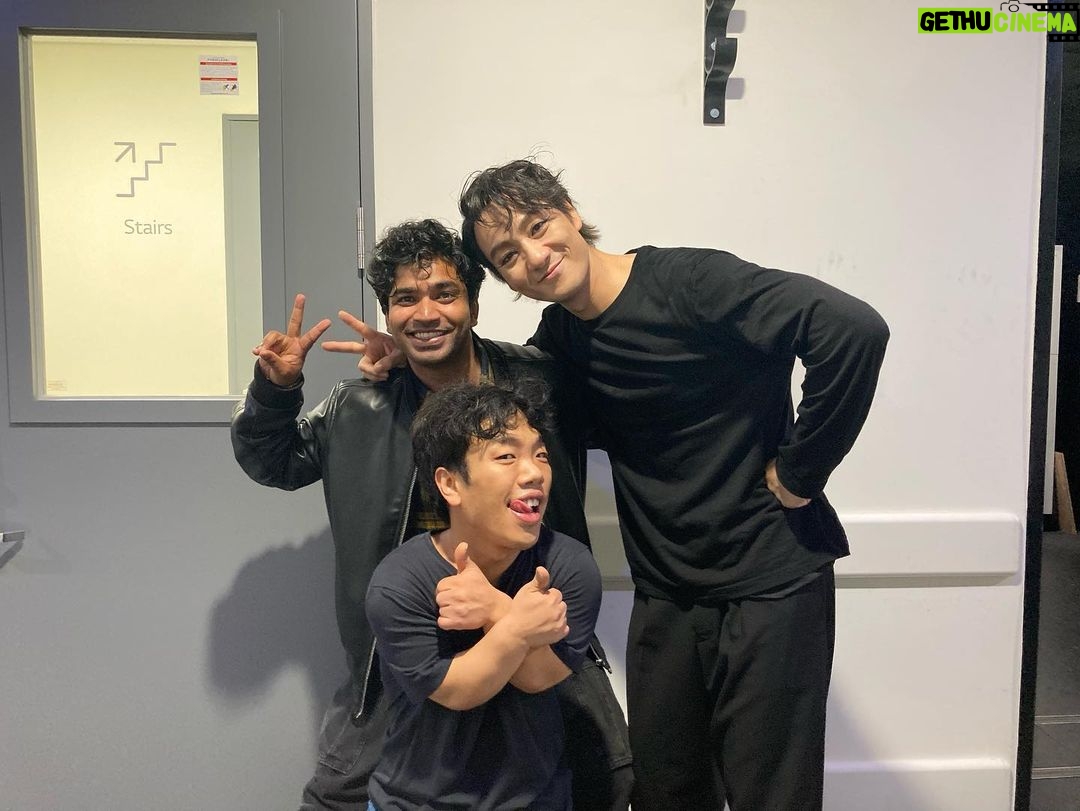 Anupam Tripathi Instagram - Love Love Love ❤️ Marvelous Mefisto #메피스토 Performed by none other than my big brother, my dear senior @haesoopark_official in the theatre play #faust #공연파우스트 Simply beautiful to watch him on stage :-) It was amazing to see my friend 범진 also on stage :-) All the actors from #공연파우스트 were mesmerizing in there performance 🎭 Great team work , beautiful performance 🎭 👏 Just loved it, wanted to go on stage and perform 😃 it was so beautiful to watch the team perform as one ☝️ :-) @haesoopark_official 형님 공연 너무 잘 봤습니다. 많이 배우고 왔습니다 감사합니다 그리고 축하드립니다 #공연파우스트 팀:-) #theatre #theatreperformance #faust #공연파우스트 #koreantheatre #한국공연 #최고다👍 @faust_sem LG Arts Center