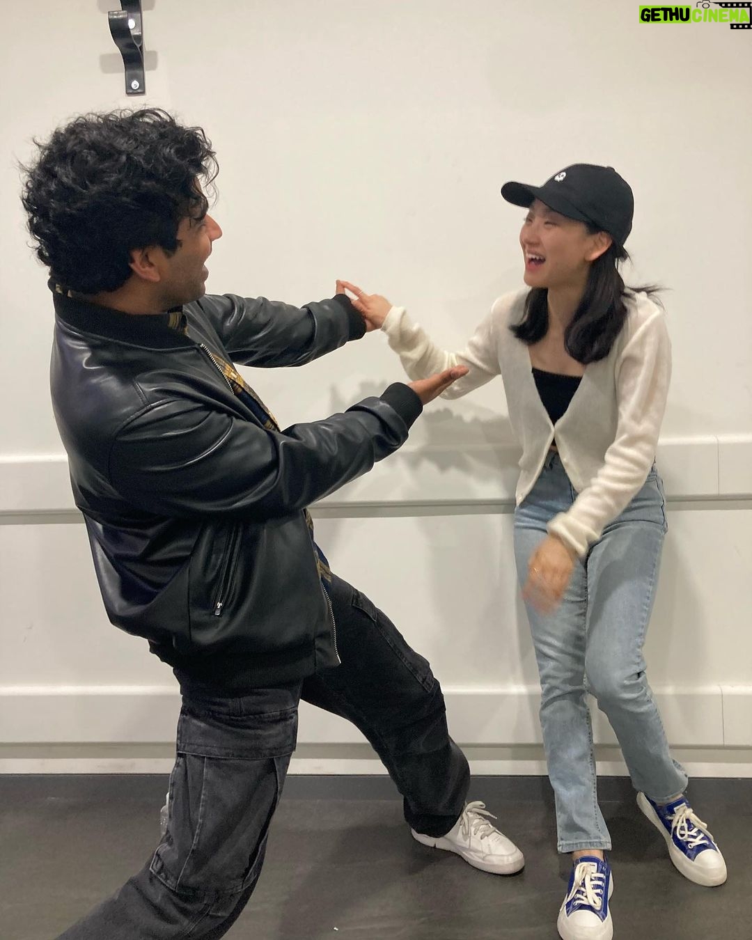 Anupam Tripathi Instagram - Joyful moments with actor @j0i3n2a9 배우님 after watching her incredible performance in the theatre play #Faust #공연파우스트 🎭 I got her autograph in 2017 while shooting #그냥사랑하는사이 #드라마 with her . she was so kind, generous and supportive during that time :-) So much to learn :-) thank you 배우님 공연 너무 잘 봤습니다 :-) 축하해요 🙌😃 #theatre #theatreperformance #faust #공연파우스트 #한국공연 #최고다👍 LG Arts Center