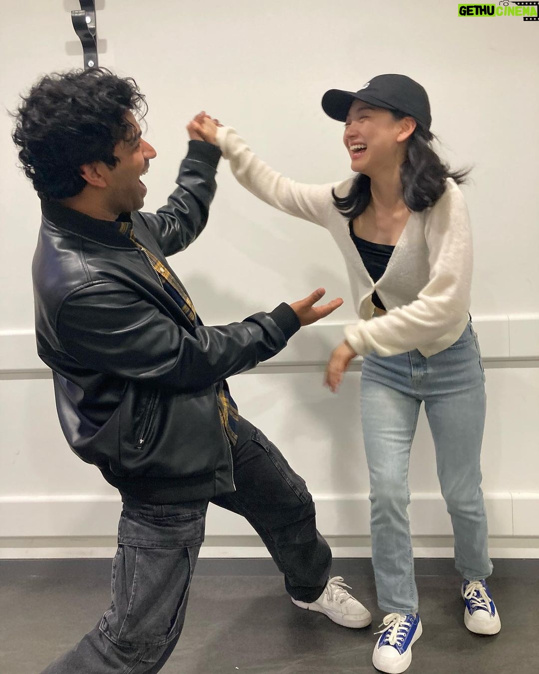 Anupam Tripathi Instagram - Joyful moments with actor @j0i3n2a9 배우님 after watching her incredible performance in the theatre play #Faust #공연파우스트 🎭 I got her autograph in 2017 while shooting #그냥사랑하는사이 #드라마 with her . she was so kind, generous and supportive during that time :-) So much to learn :-) thank you 배우님 공연 너무 잘 봤습니다 :-) 축하해요 🙌😃 #theatre #theatreperformance #faust #공연파우스트 #한국공연 #최고다👍 LG Arts Center