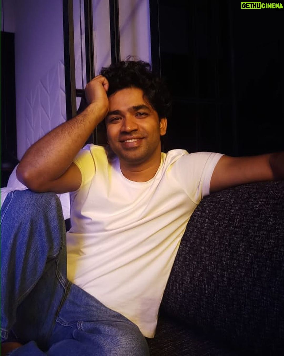 Anupam Tripathi Instagram - Relax Wait Sometimes:-)😊