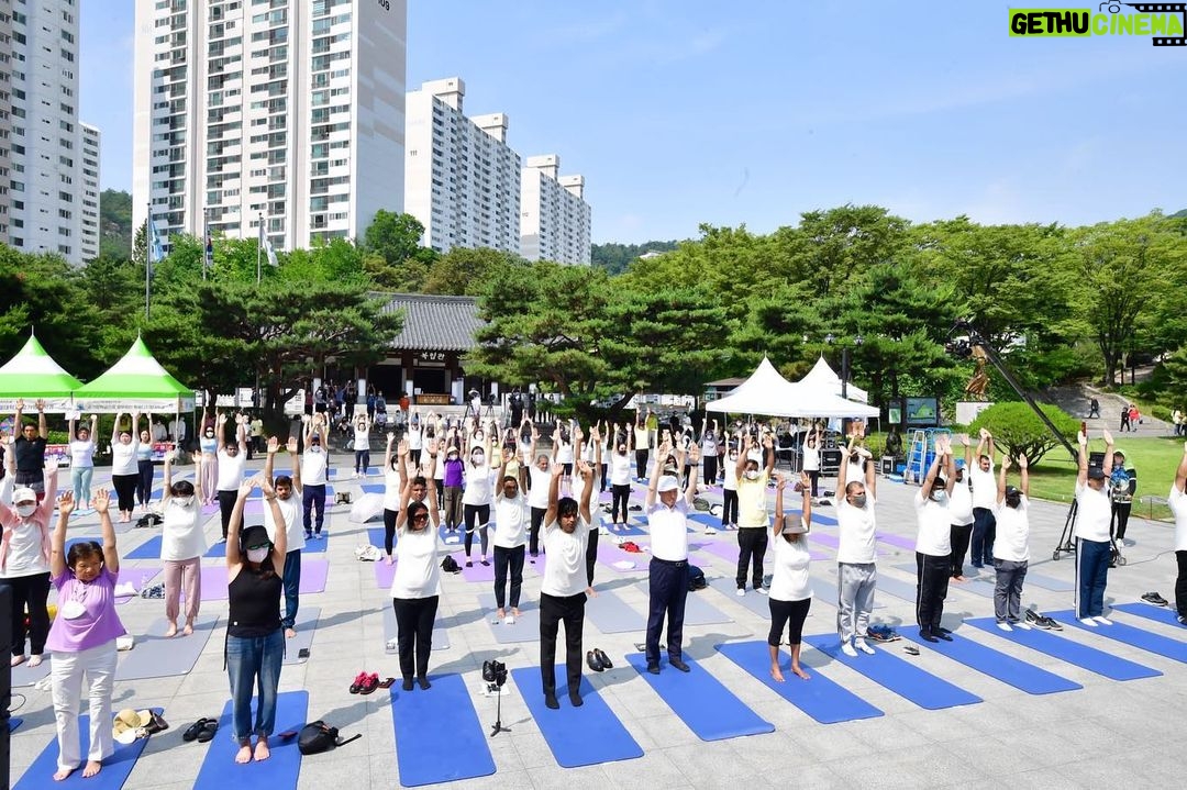 Anupam Tripathi Instagram - Yoga for humanity๐๐ Happy 8th International Day of yoga ๐งโโ๏ธ. Today I participated and celebrated the International Day of Yoga in an event organized by an Indian embassy,seoul(ROK). Yoga is helping and uniting the world in the pursuit of good health,well-being and peace โ๏ธ #8thinternationalyogaday #์ฃผํ์ธ๋๋ฌธํ์ @indiainrok