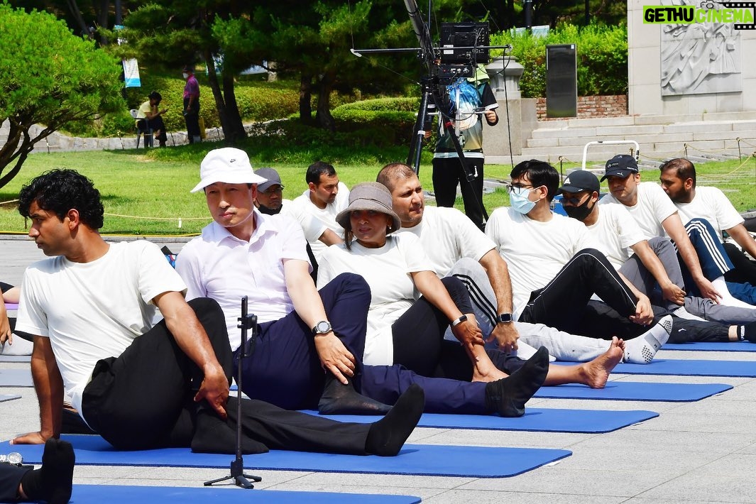 Anupam Tripathi Instagram - Yoga for humanity๐๐ Happy 8th International Day of yoga ๐งโโ๏ธ. Today I participated and celebrated the International Day of Yoga in an event organized by an Indian embassy,seoul(ROK). Yoga is helping and uniting the world in the pursuit of good health,well-being and peace โ๏ธ #8thinternationalyogaday #์ฃผํ์ธ๋๋ฌธํ์ @indiainrok