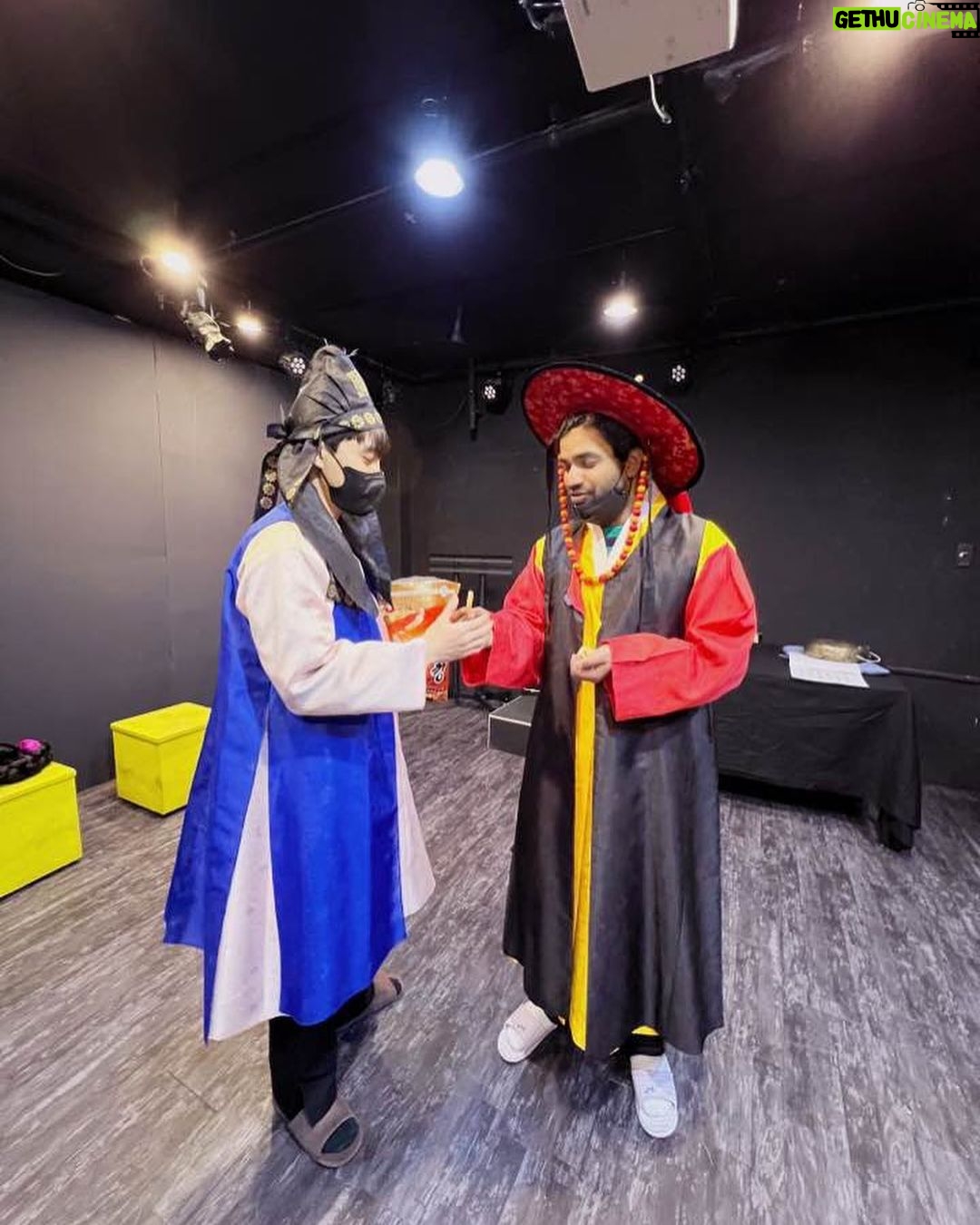 Anupam Tripathi Instagram - 오랜만에 공연 합니다 :-) performing after long time on our little stage :-) 좋은 동료들과 함께 신나게 연습 한 작품입니다! 내일과 모레 ! 7시에 공연 합니다:-) 안나가 직접 쓴 본인의 이야기를 좋은 사람들과 함께 공연을 하니까 너무 너무 좋아요 😄 조금은 부족할수도 있지만 안나와 오래전 부터 이야기 나눴던 고민들을 무대에서 나눌 수 있는 것이 정말 뿌듯하면서 신나요!안나야! 안나전을 준비하면서 열정적인 마음을 다시 느낀다 :-) 고마워 my friend Anna , I am so so proud of you :-) @missannayoon @theaterdreamplay 우리 안나전 화이팅 하자 :-)