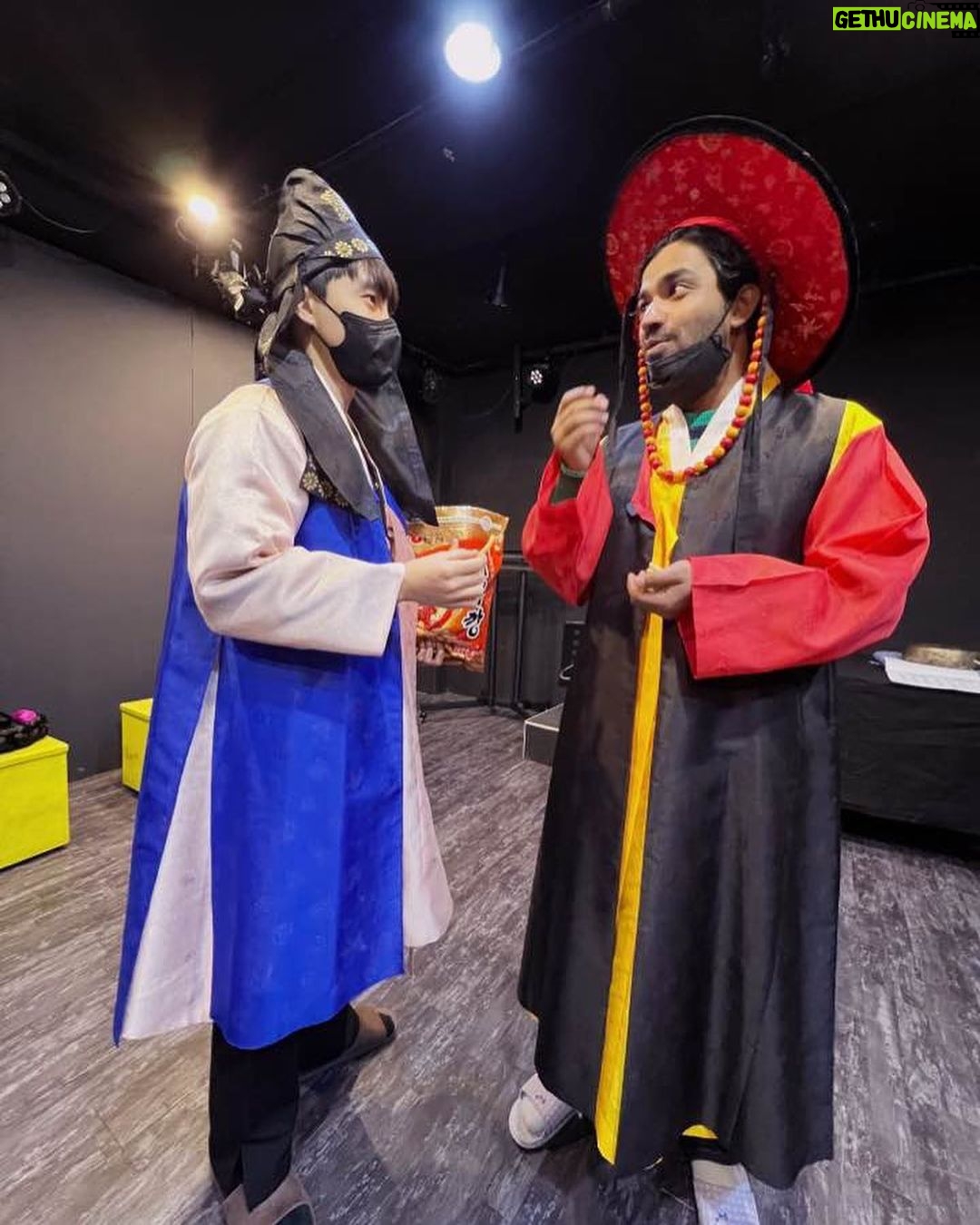 Anupam Tripathi Instagram - 오랜만에 공연 합니다 :-) performing after long time on our little stage :-) 좋은 동료들과 함께 신나게 연습 한 작품입니다! 내일과 모레 ! 7시에 공연 합니다:-) 안나가 직접 쓴 본인의 이야기를 좋은 사람들과 함께 공연을 하니까 너무 너무 좋아요 😄 조금은 부족할수도 있지만 안나와 오래전 부터 이야기 나눴던 고민들을 무대에서 나눌 수 있는 것이 정말 뿌듯하면서 신나요!안나야! 안나전을 준비하면서 열정적인 마음을 다시 느낀다 :-) 고마워 my friend Anna , I am so so proud of you :-) @missannayoon @theaterdreamplay 우리 안나전 화이팅 하자 :-)
