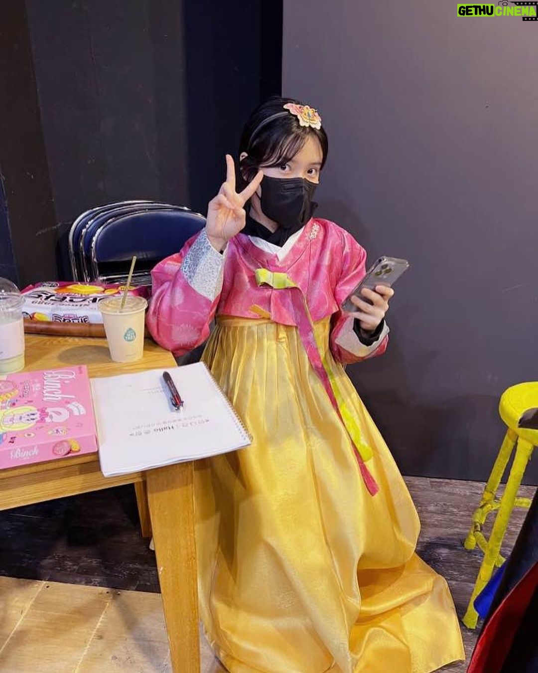 Anupam Tripathi Instagram - 오랜만에 공연 합니다 :-) performing after long time on our little stage :-) 좋은 동료들과 함께 신나게 연습 한 작품입니다! 내일과 모레 ! 7시에 공연 합니다:-) 안나가 직접 쓴 본인의 이야기를 좋은 사람들과 함께 공연을 하니까 너무 너무 좋아요 😄 조금은 부족할수도 있지만 안나와 오래전 부터 이야기 나눴던 고민들을 무대에서 나눌 수 있는 것이 정말 뿌듯하면서 신나요!안나야! 안나전을 준비하면서 열정적인 마음을 다시 느낀다 :-) 고마워 my friend Anna , I am so so proud of you :-) @missannayoon @theaterdreamplay 우리 안나전 화이팅 하자 :-)