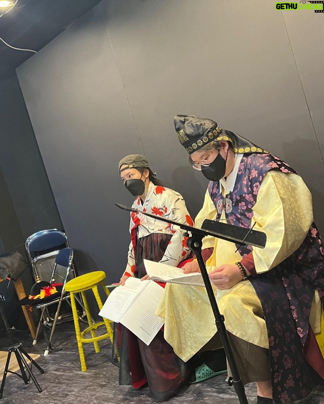 Anupam Tripathi Instagram - 오랜만에 공연 합니다 :-) performing after long time on our little stage :-) 좋은 동료들과 함께 신나게 연습 한 작품입니다! 내일과 모레 ! 7시에 공연 합니다:-) 안나가 직접 쓴 본인의 이야기를 좋은 사람들과 함께 공연을 하니까 너무 너무 좋아요 😄 조금은 부족할수도 있지만 안나와 오래전 부터 이야기 나눴던 고민들을 무대에서 나눌 수 있는 것이 정말 뿌듯하면서 신나요!안나야! 안나전을 준비하면서 열정적인 마음을 다시 느낀다 :-) 고마워 my friend Anna , I am so so proud of you :-) @missannayoon @theaterdreamplay 우리 안나전 화이팅 하자 :-)