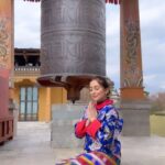 Anusha Dandekar Instagram – Wrapped in Bhutanese culture at the @pemakobhutan ❤️🙏🏼

#bhutantourism #bhutan #thimpu #blessings #kira #travel