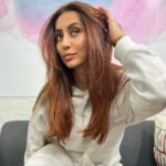 Anusha Dandekar Instagram - Red…Well Copper… You like? 💇🏽‍♀️ thankyou my @watercoloursalon team @nidapatel @aysha_hooda I love you guys… no one does it like you and no one ever will. Love my new look… ❤️