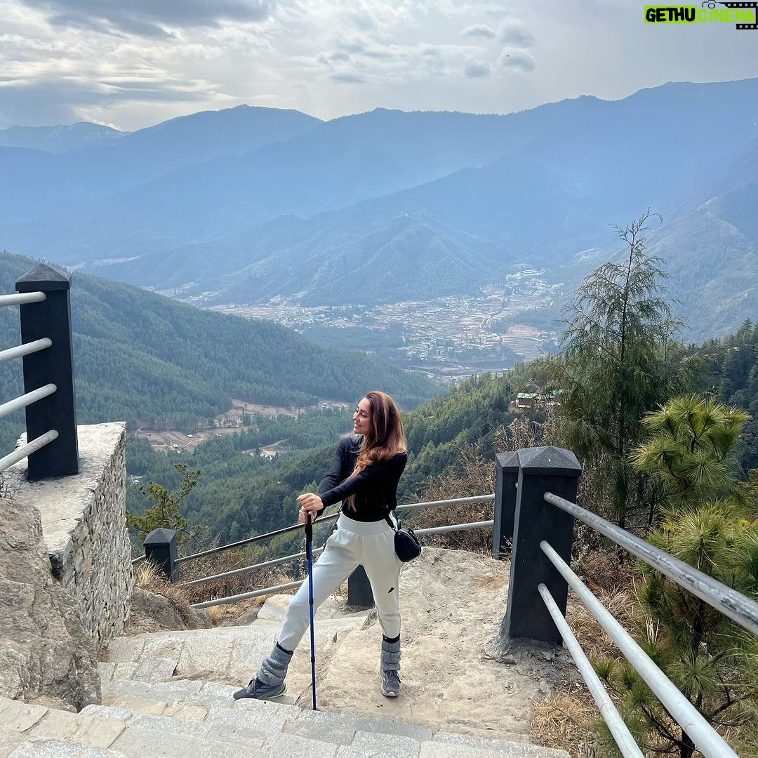 Anusha Dandekar Instagram - Radiate boundless love towards the entire world… ❤️ Buddha 🙏🏼 Thankyou to my V Day most incredible tour guide Phuba, I already love you! If anyone goes to Bhutan please only contact @pelyangbhutantours and Phuba +975 17 80 47 96 🤍✨