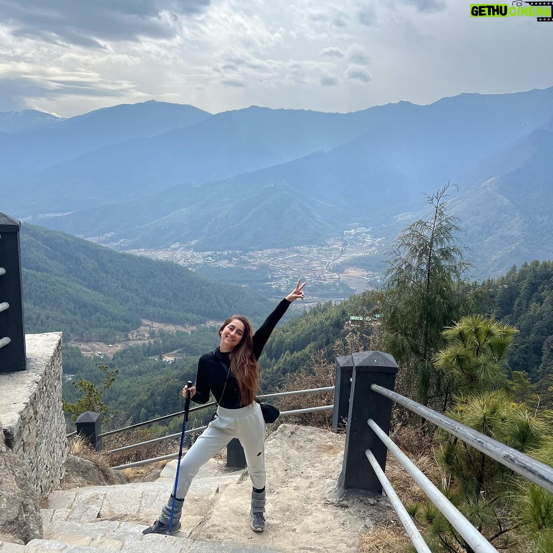 Anusha Dandekar Instagram - Radiate boundless love towards the entire world… ❤️ Buddha 🙏🏼 Thankyou to my V Day most incredible tour guide Phuba, I already love you! If anyone goes to Bhutan please only contact @pelyangbhutantours and Phuba +975 17 80 47 96 🤍✨