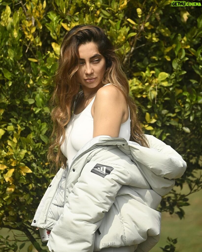 Anusha Dandekar Instagram - No better place to run than Into the wild… Honestly the most Superior comfort in running shoes I’ve experienced yet with Supernova Rise… 10 more please! 👟 Photos by @abdulshez 🤍 Location @thebackwatersanctuary 🤎 #adidassupernova #adidassportswear #adidasrunners #createdwithadidas
