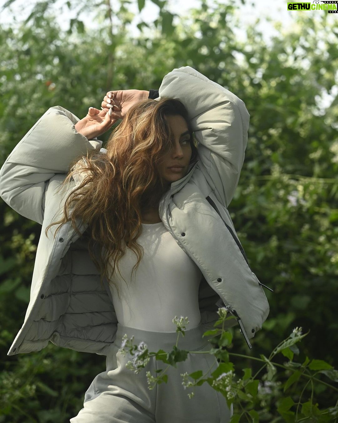 Anusha Dandekar Instagram - No better place to run than Into the wild… Honestly the most Superior comfort in running shoes I’ve experienced yet with Supernova Rise… 10 more please! 👟 Photos by @abdulshez 🤍 Location @thebackwatersanctuary 🤎 #adidassupernova #adidassportswear #adidasrunners #createdwithadidas